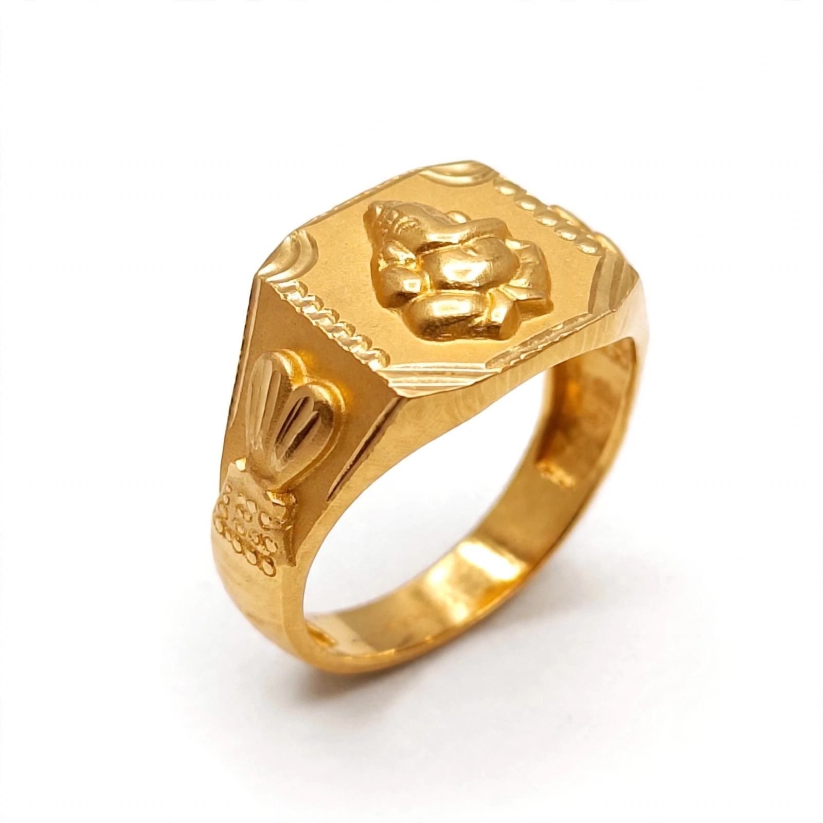 Vinyaka Gold Ring